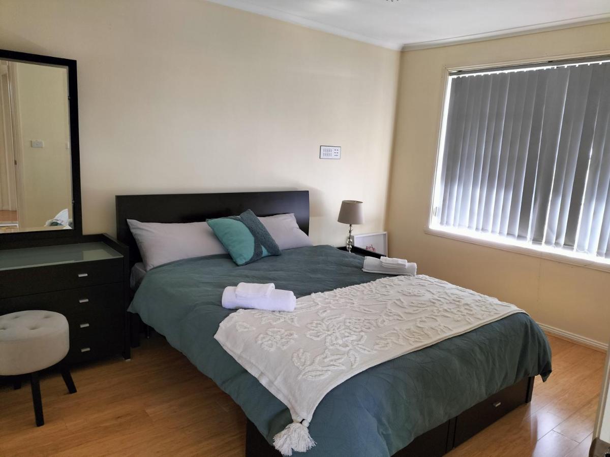 Apartament 12 Mins To Mel Airport-Good Wood House St Albans Zewnętrze zdjęcie